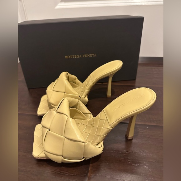 LIDO MULES IN BEIGE INTRECCIO REFLECTIVE LEATHER main image 0